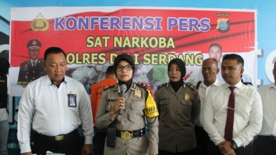 Polres Deli Serdang Konferensi Pers Penangkapan Calon Penumpang Pesawat Membawa Narkotika Jenis Shabu