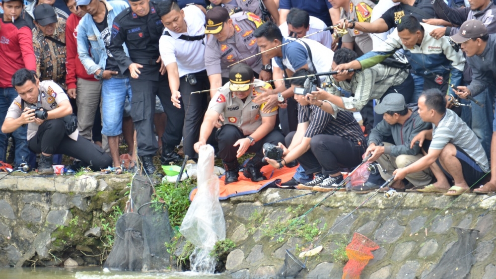 May Day, Ribuan Buruh Mancing Bareng Kapolda