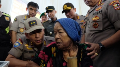 Kakor Binmas Mabes Polri Gelar Baksos di Kemiri