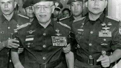 Cerita AH Nasution Digiring Prabowo & Paspampres Keluar Saat Salat Jenazah
