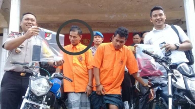 Ada Yang Aneh di Konferensi Pers Kasus Penjambretan, Lirikan Pelaku ke Kapolres Asahan?