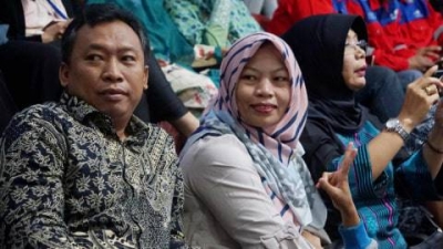 Baiq Nuril Menangis: Jangan Sampai Ada Lagi yang Seperti Saya
