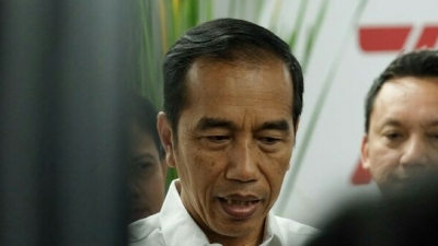 Jokowi Minta Transportasi Berbasis Listrik ke Anies