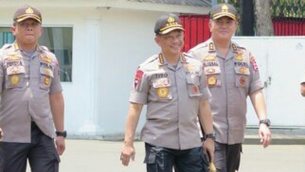 Jokowi Resmi Berhentikan Kapolri Tito Karnavian
