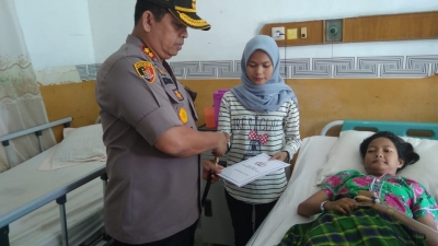 Kapolres Pelabuhan Belawan AKBP Ikhwan Lubis SH,MH, Berikan Tali Asih Kepada anak yatim piatu Dirumah Sakit