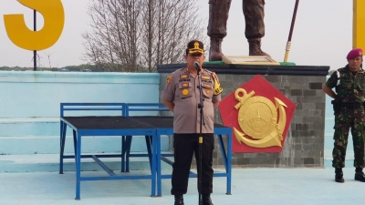 Kapolres Pelabuhan Belawan Secara Resmi Membuka Latihan Menembak Di Mako Yon Marinir Belawan