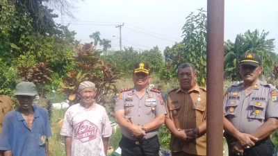 Kapolres�  Pelabuhan Belawan� Meperbaiki Gubuk Penggali Kubur Kake Sipon
