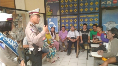 Puluhan Penyandang Disabilitas Bikin SIM di Satlantas Polresta Tangerang