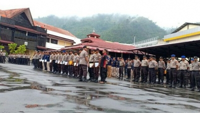 Kunjungi Polda Papua, Kapolri Idham Azis Beri Pengarahan ke Anggota
