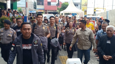 Ribuan Warga Padati Acara Jumpa Fans Pemain Film Sang Prawira Di Kota Kisaran�