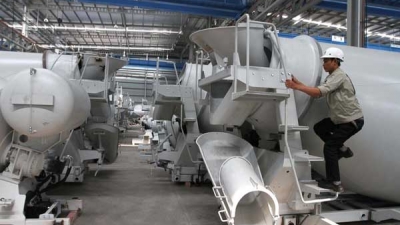 KABAR EMITEN: Angin Segar Emiten Manufaktur, ADRO Pacu Premium, INDY Efisiensi Bisnis