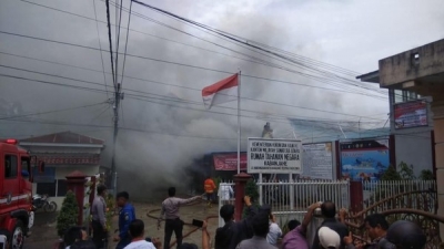 Rutan Kabanjahe Rusuh, Napi Bakar Ruangan