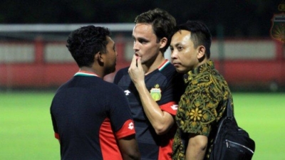 Kapolri Idham Azis Memberikan Pesan Khusus Kepada Pemain Bhayangkara FC