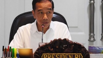 Presiden Jokowi Ancam Bubarkan Lembaga dan Reshuffle Para Menterinya
