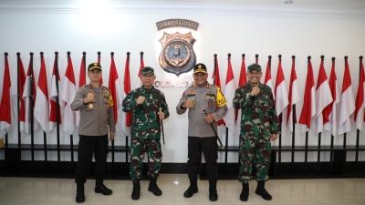 Kunjungan Pangdam I/BB ke Mapolda Sumut di Sambut Kapolda Sumut