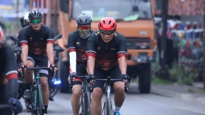Olahraga bersepeda Sambil Memantau Sutuasi Keamanan Kota Medan