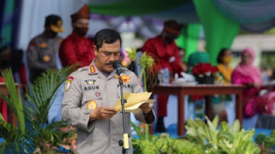 Kapolri Diwakili Kabaharkam Polri Menyerahkan Hadiah Lomba KTM di Wilayah Provinsi Kepulauan Bangka Belitung
