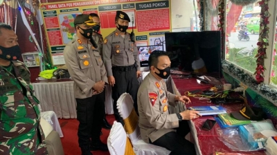 Waka Polrestabes Medan Monitor Pos Pam dan Posyan, dan juga Berikan Paket Natal dan Tahun Baru 2021