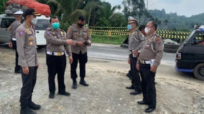 Kombes Valentino, Turun Langsung Meninjau Longsor Jalan Medan Brastagi