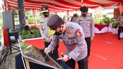 Kapolri Sigit Resmikan Kampung Tangguh & Aplikasi Polisi Dulur Kita. Juga Apresiasi Atas Dedikasi Bripka Chandra