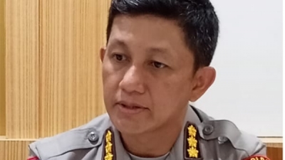Masyarakat Bayar Pajak Kenderaan Tidak Berpatok ke Samsat Medan Utara. Wajib Pajak Bisa Bayar di Bus Drive Thru