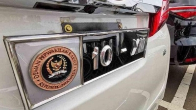 Gedung Anggota DPR RI Yang Serba Mewah,  Juga Memiliki Mobil Dinas Pelat Nomor Kendaraan Khusus
