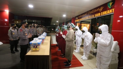 Kapolri Sigit.Nilai Pasien Covid 19 Yang Dirawat di RS Polri Terlayani Dengan Baik Selain Berikan Bansos ke Nakes