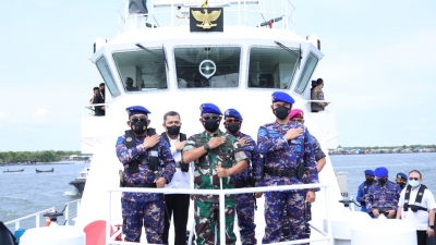 Pangdam I/BB Mayjen TNI Hasanudin, SIP.,MM Terima Brevet Kehormatan Bhayangkara Bahari