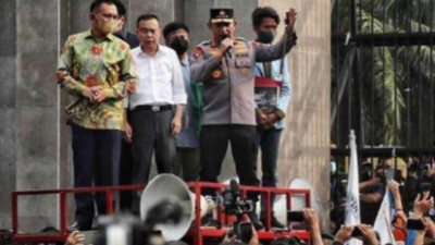 Aksi Demonstran 11 April, Kapolri Sigit Berorasi di Atas Mobil Komando Mahasiswa