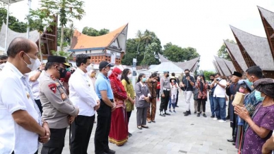 Kabaharkam Polri, Kunjungi Kampung Ulos Hutaraja, Warisan Budaya Batak
