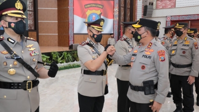 Kapolda Sumut Lantik Sejumlah Kapolres Harapnya Secepatnya Nyesuaikan Diri Pada Masyarakat