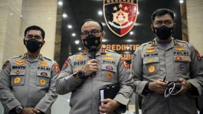Kapolri Jenderal Sigit,  Menonaktifkan Kadiv Propam Polri  Karo Paminal dan Kapolres Jakarta Selatan