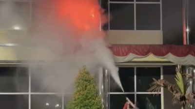 Terbakar Gedung Direktorat Reserse Kriminal Khusus Polda Sumut. Penyebab Belum Diketahui