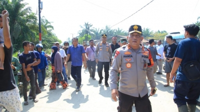 Presiden Jokowi Kunjungan Kerja ke Daerah Kab Labura di Sumut, Pantau Jalan Yang Rusak