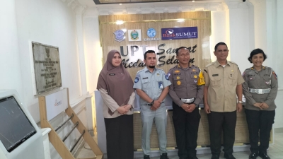 Dirlantas Poldasu  Kombes Pol Muji Kunker ke Samsat Medan Selatan