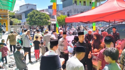 Sat Brimob Polda Sumat, Gelar Kegiatan Jum'at Berbagi