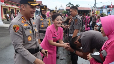 Bhayangkari Ke-78 Tahun Penyiraman Air Bunga Personel Polres Deli serdang