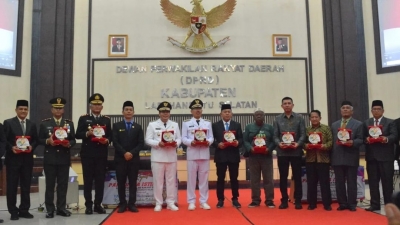 Kapolres Labusel  Hadiri Rapat Paripurna Istimewa DPRD Labusel Peringati HUT Ke-16 Labuhanbatu Selatan 