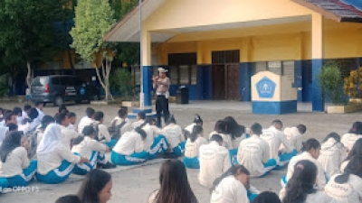 Sat Lantas Polres Pelabuhan Belawan Sosialisasikan Operasi Patuh Toba 2024 di SMA/SMK YAPIM Belawan