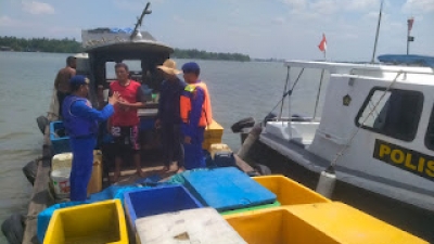 Sat Polairud Polres Tanjung Balai Telusuri Sepanjang Perairan Cek Tangkahan Cegah Barang Selundupan