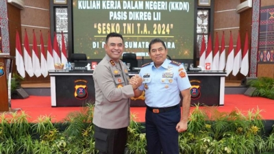 Pembekalan Peserta Dikreg LII Sesko TNI T.A 2024. Kapolda Sumut: Persiapkan Diri & Ilmu dalam Menghadapi Tantangan di Masa Depan