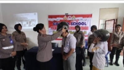Semarakkan HUT Ke 76 Polwan Polres Sergai Goes To School Kunjungi Pelajar SMA dan Bakti Sosial