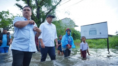 Bobby Nasution Terobos Banjir, Lihat Langsung Kondisi Warga