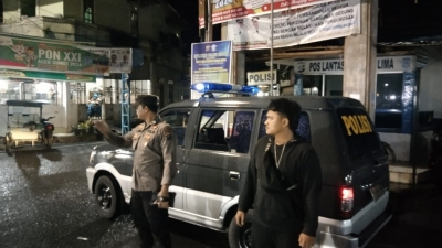 Pastikan Kamtibmas Yang Kondusif, Polsek Sibolga Sambas Patroli Dialogis