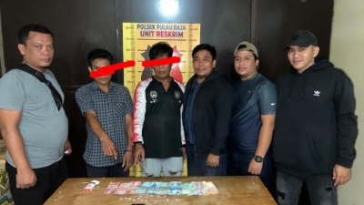 Pengedar Narkoba   Jenis Sabu, Kedua Pelaku Saat di Sergap  Unit Reskrim Polsek Pulau Raja Tidak Berkutik