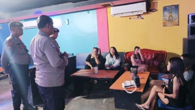 Polisi Dumai Cooling System di Tempat Hiburan Malam, Disambut Cewek Seksi