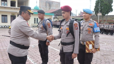 Polres Tanah Karo Gelar Apel Pergeseran Pasukan Pengamanan TPS Operasi Mantap Praja Toba 2024
