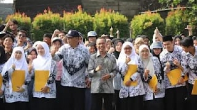 Asep Mulyadi Berbagi Motivasi Kepada Guru dan Siswa Saat Peringati Hari Guru Nasional