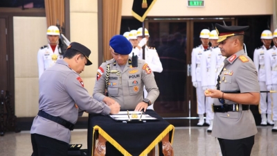 Sertijab Kapolda dan Kenaikan Pangkat 26 Pati Polri Dipimpin Kapolri .