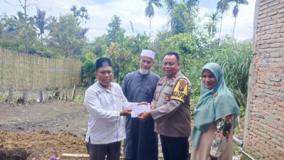 Waka Polres Pakpak Bharat Hadiri Peletakan Batu Pertama Rehap Musholla At - Taubah Di Kecamatan Salak